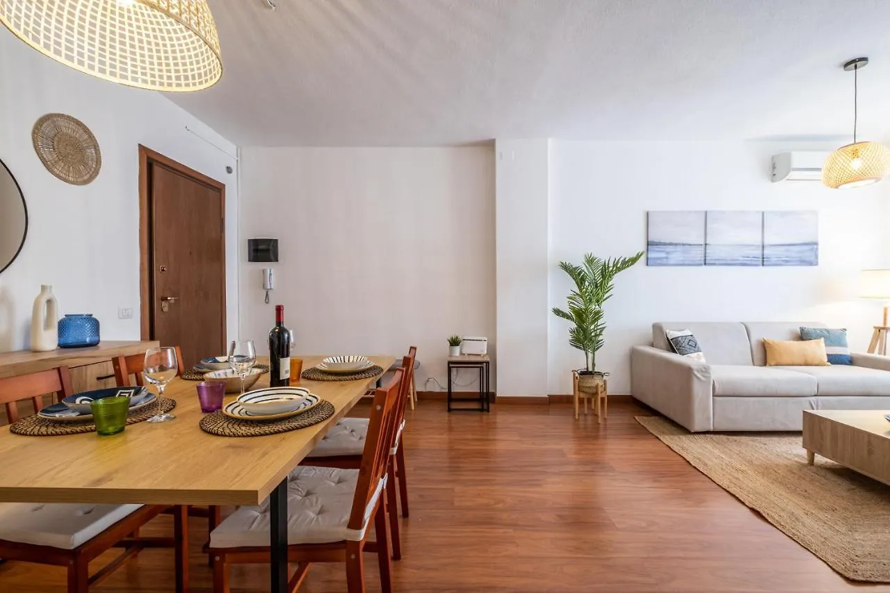Suite Poetto - 5 Min Form The Beach - Free Park - Wi-Fi - Self Check In - Netflix 콰르투 산텔레나 0*,  이탈리아