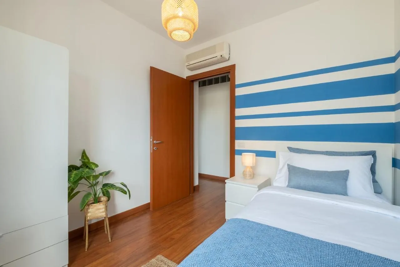 아파트 Suite Poetto - 5 Min Form The Beach - Free Park - Wi-Fi - Self Check In - Netflix 콰르투 산텔레나