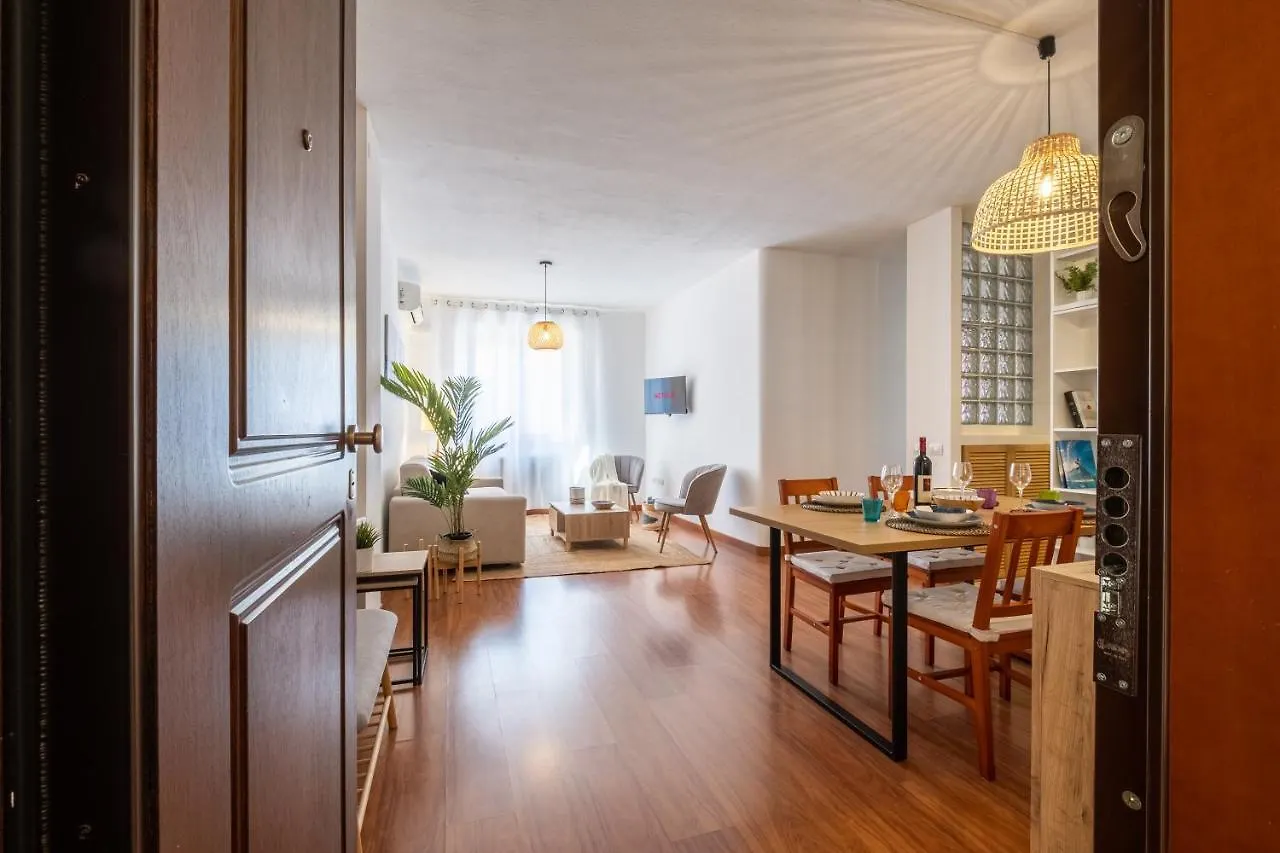 아파트 Suite Poetto - 5 Min Form The Beach - Free Park - Wi-Fi - Self Check In - Netflix 콰르투 산텔레나 이탈리아